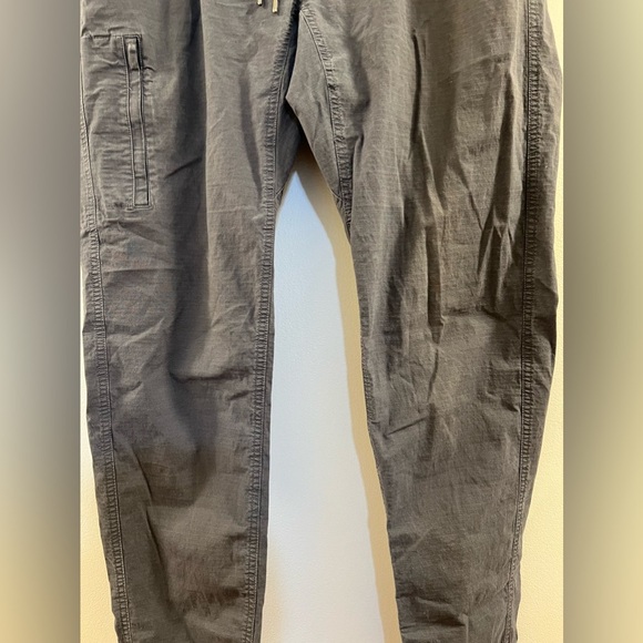 BYLT Premium Basics Weekender Pant Charcoal M7. - Picture 11 of 13